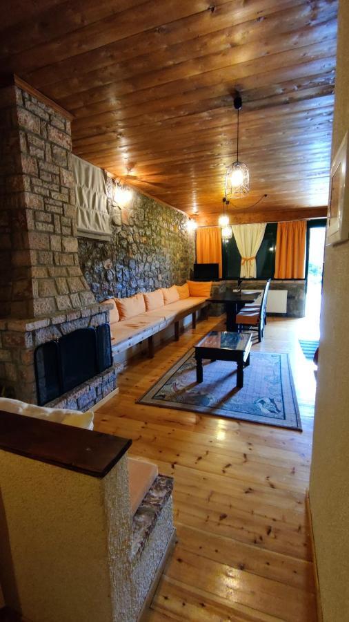 Traditional Cozy In Livadi Parnassos Apartment