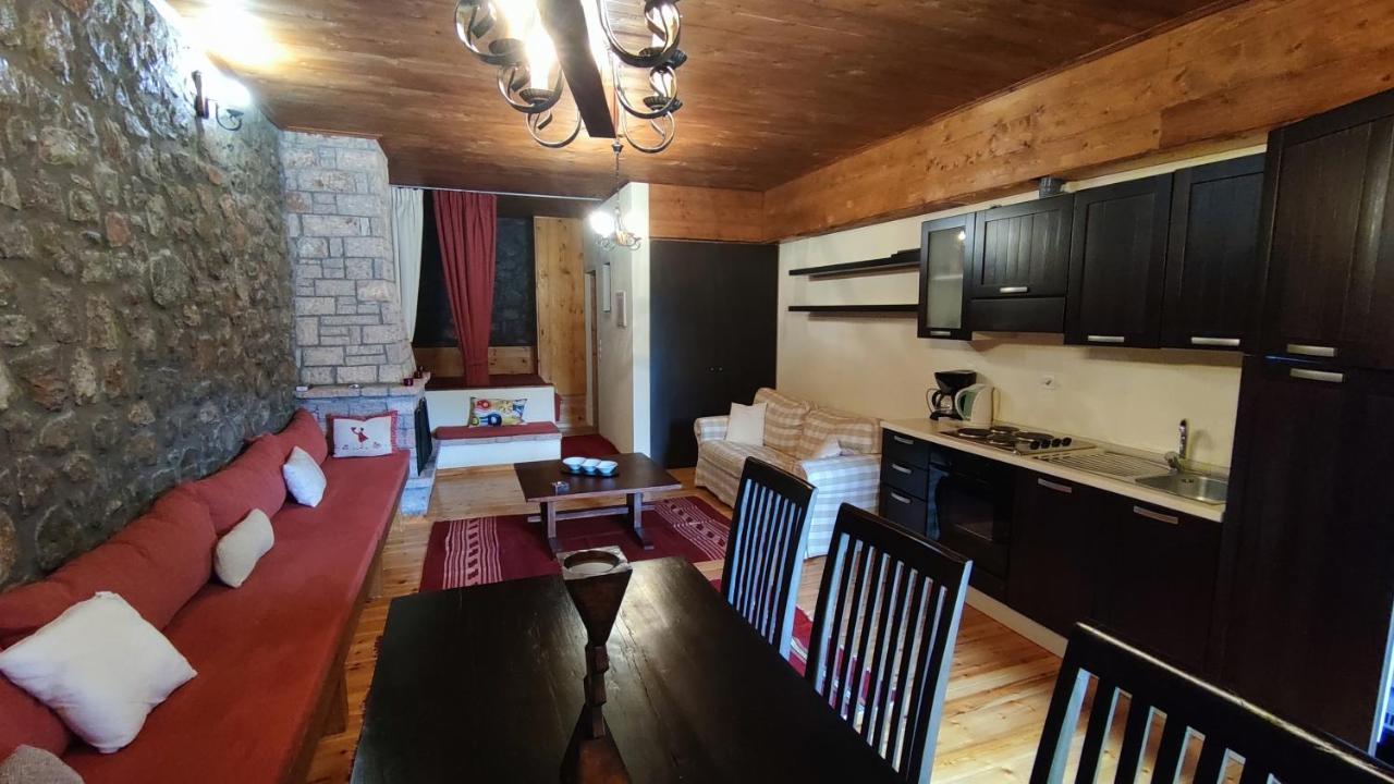 Traditional Cozy In Livadi Parnassos Kalivia (Voiotia)