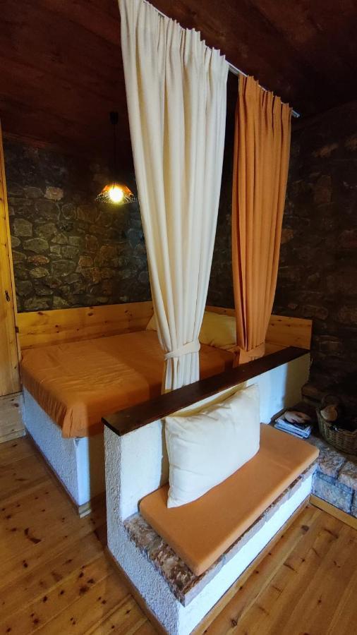 Traditional Cozy In Livadi Parnassos